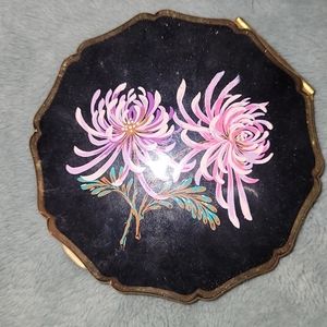 Vintage stratton compact